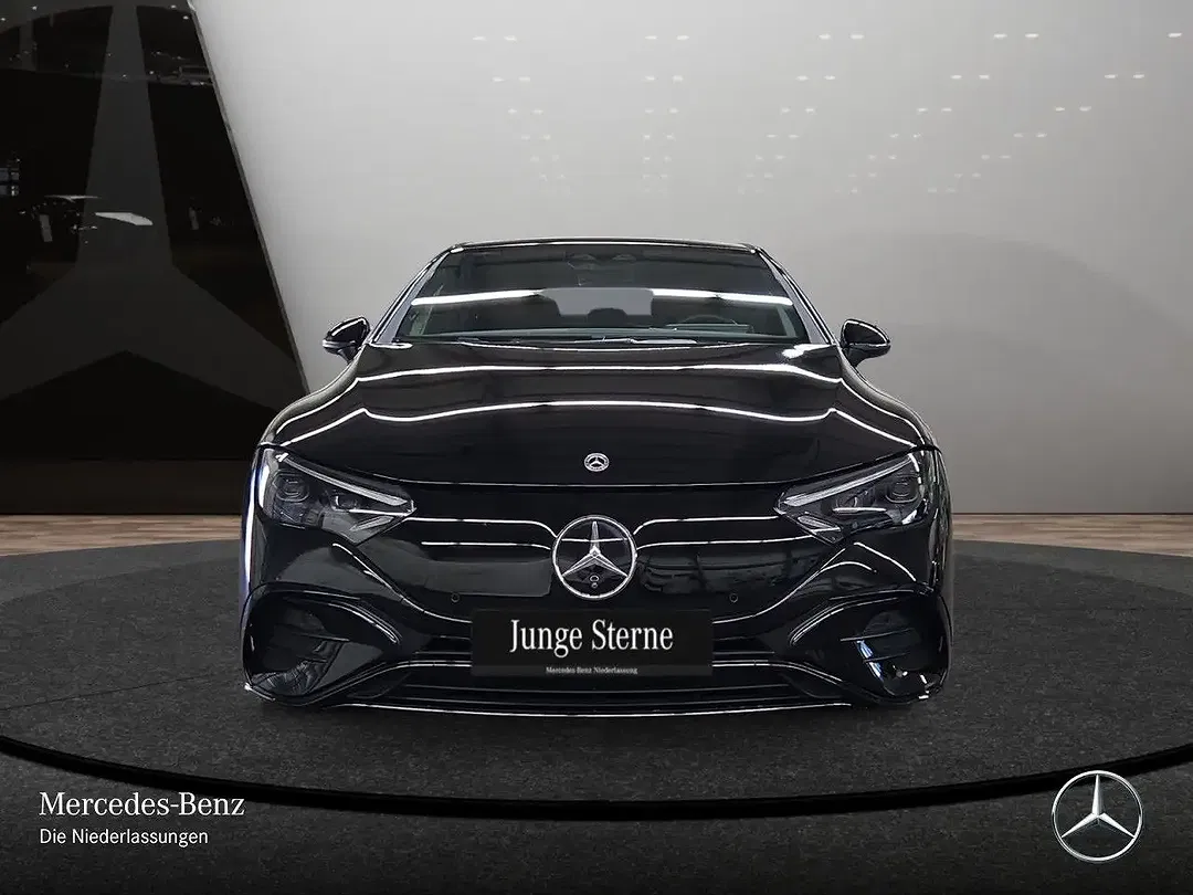 Mercedes-Benz EQE 300 - Thumbnail 2