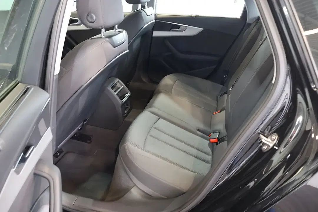 Audi A4 - Thumbnail 10