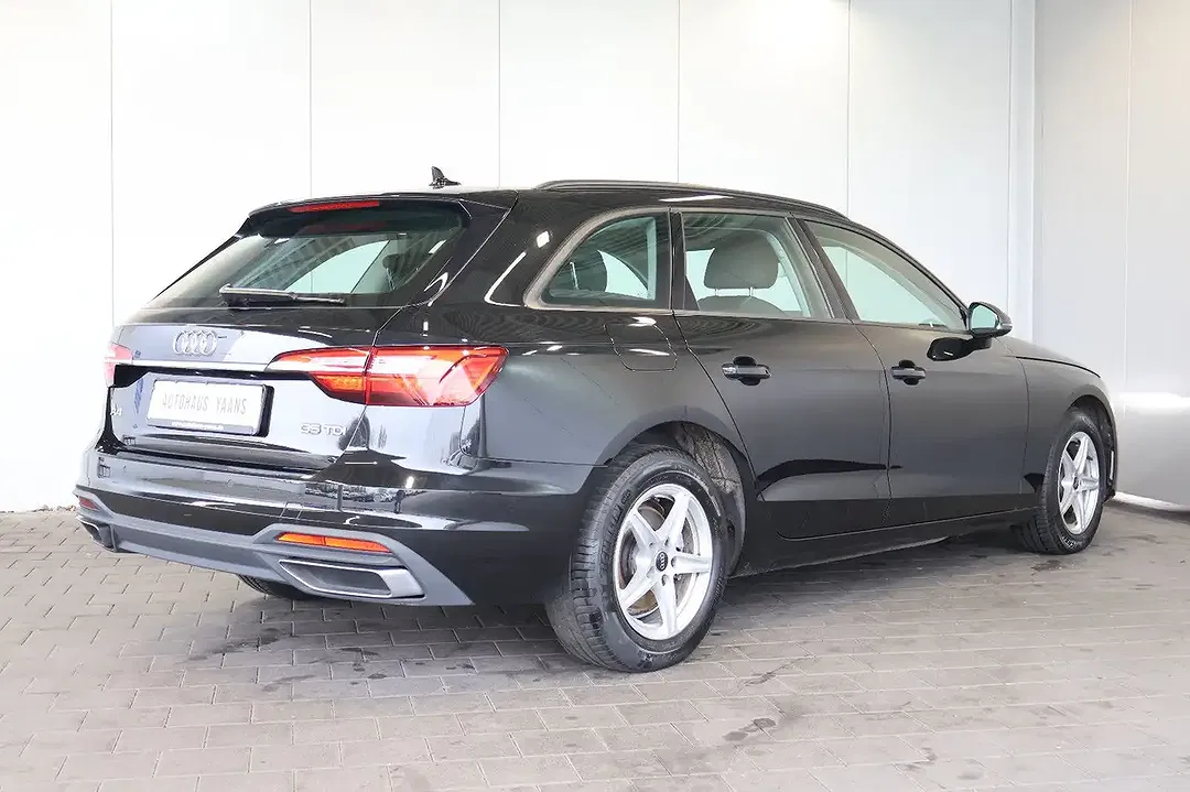 Audi A4 - Thumbnail 4