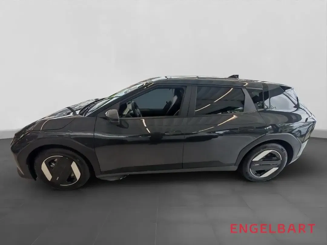Kia EV4 - Thumbnail 2