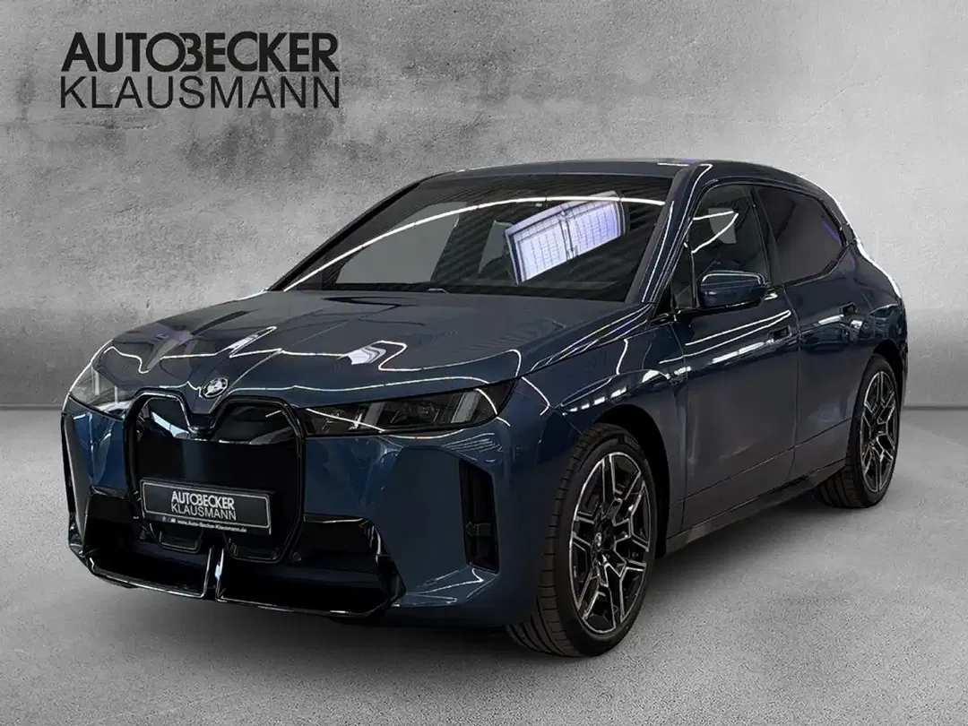 BMW iX - Thumbnail 1