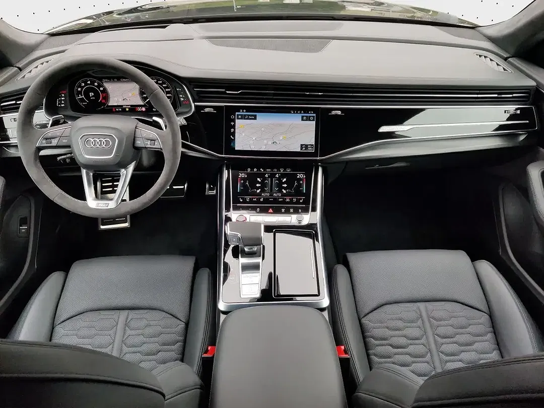 Audi RS Q8 - Thumbnail 4