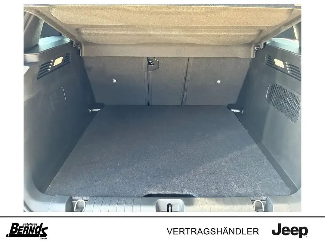 Jeep Compass - Thumbnail 10