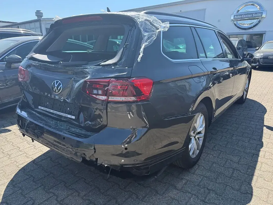 Volkswagen Passat Variant - Thumbnail 10