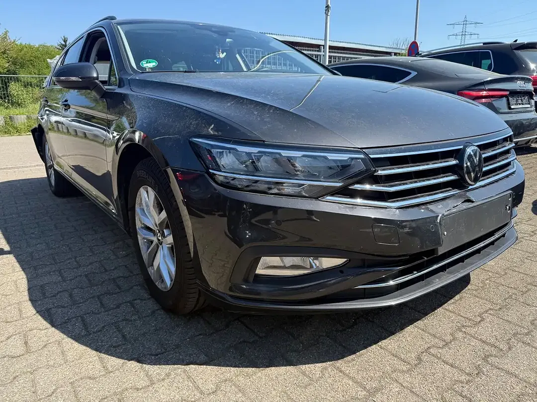 Volkswagen Passat Variant - Thumbnail 3