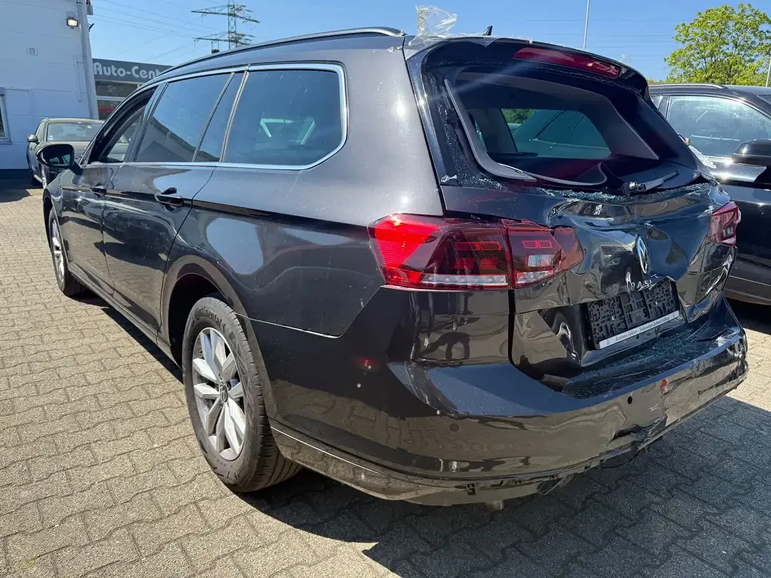 Volkswagen Passat Variant - Thumbnail 8