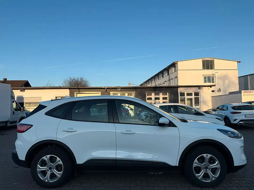 Ford Kuga - Thumbnail 4