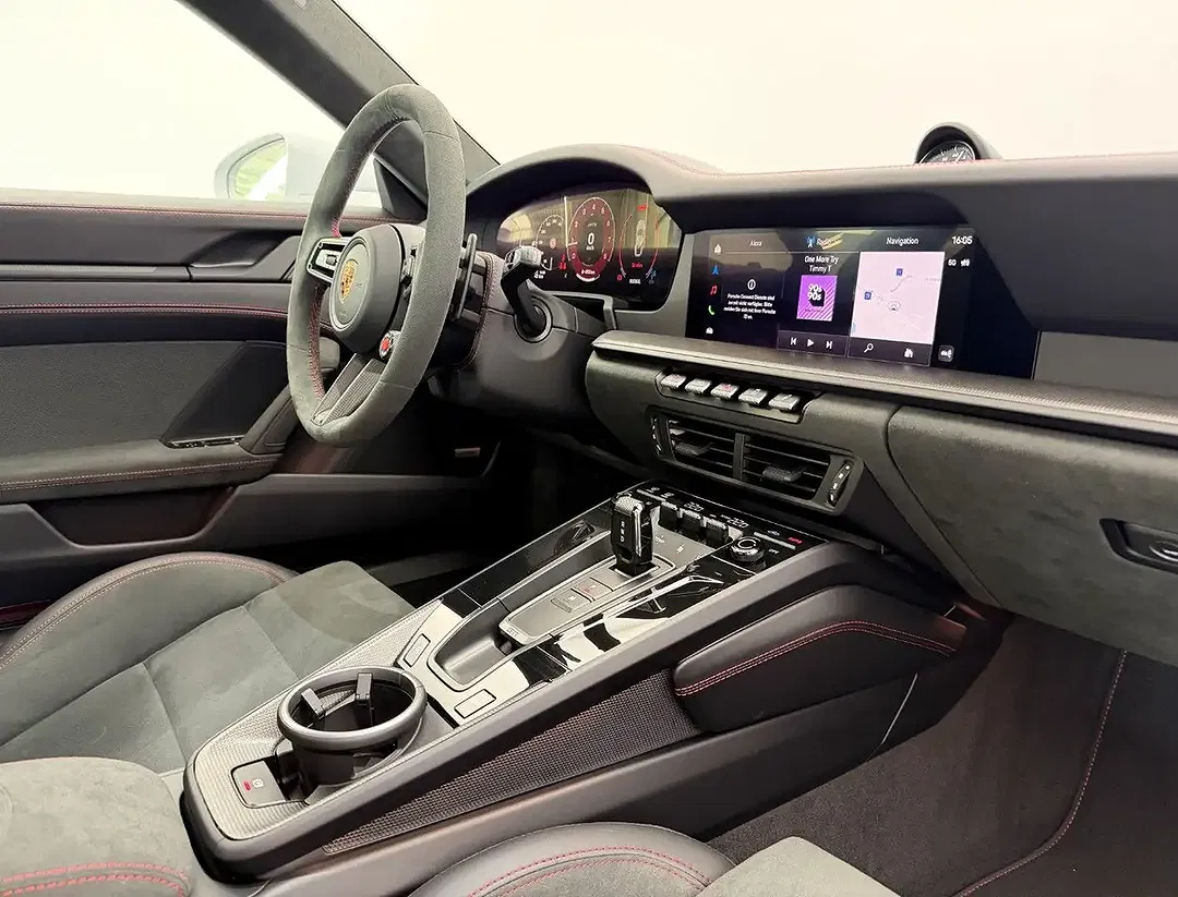 Porsche 911 - Thumbnail 10