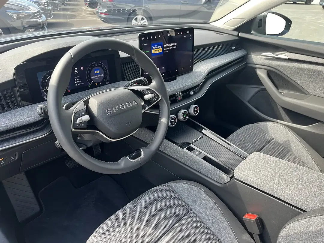 Skoda Superb - Thumbnail 12