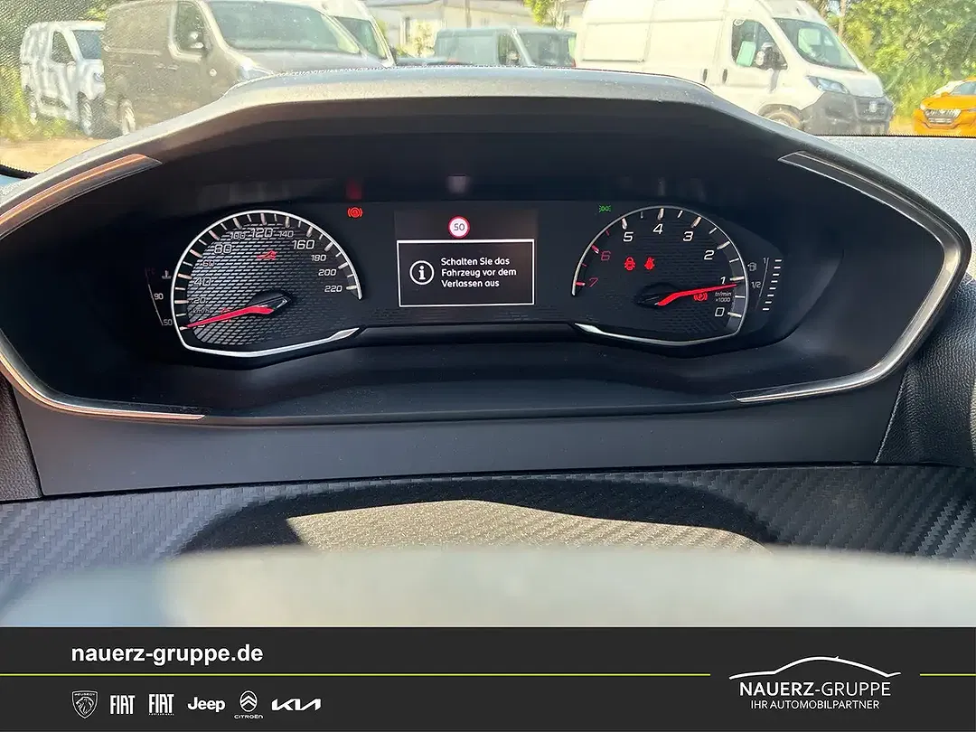 Peugeot 208 - Thumbnail 13