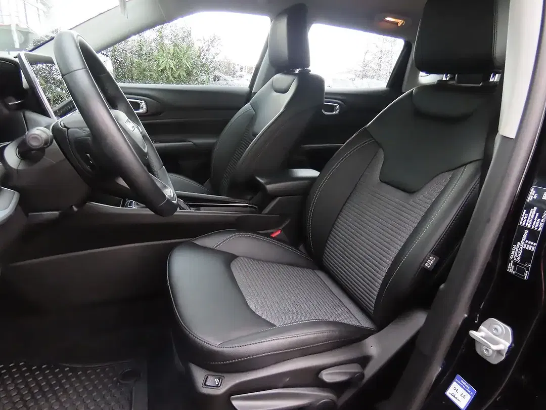 Jeep Compass - Thumbnail 13