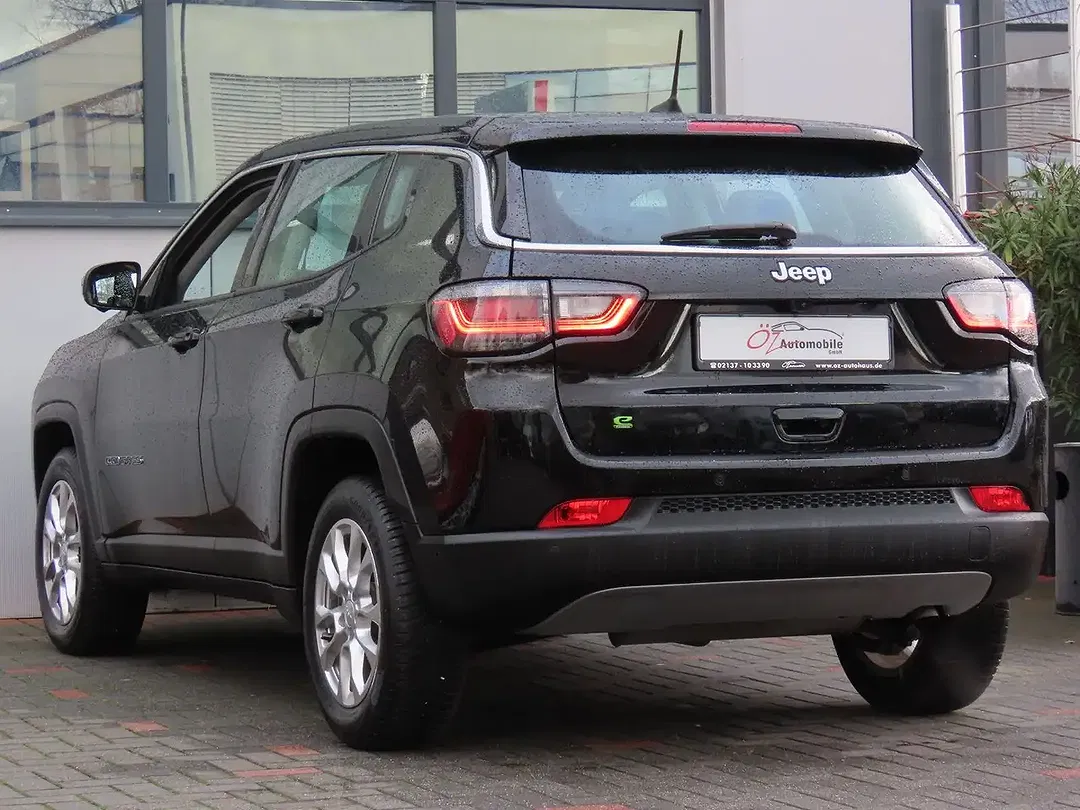 Jeep Compass - Thumbnail 9