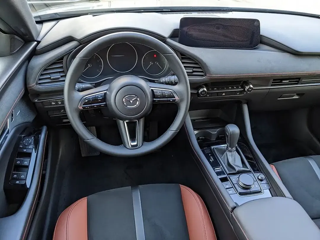 Mazda 3 - Thumbnail 9
