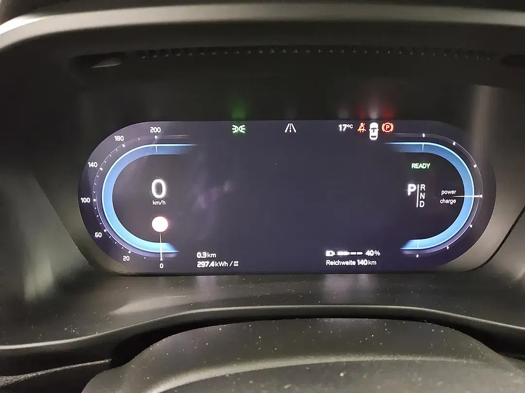 Volvo XC40 - Thumbnail 5