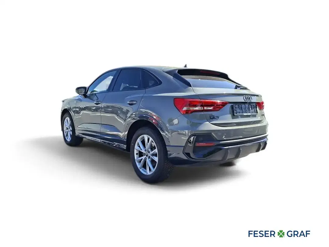 Audi Q3 - Thumbnail 3