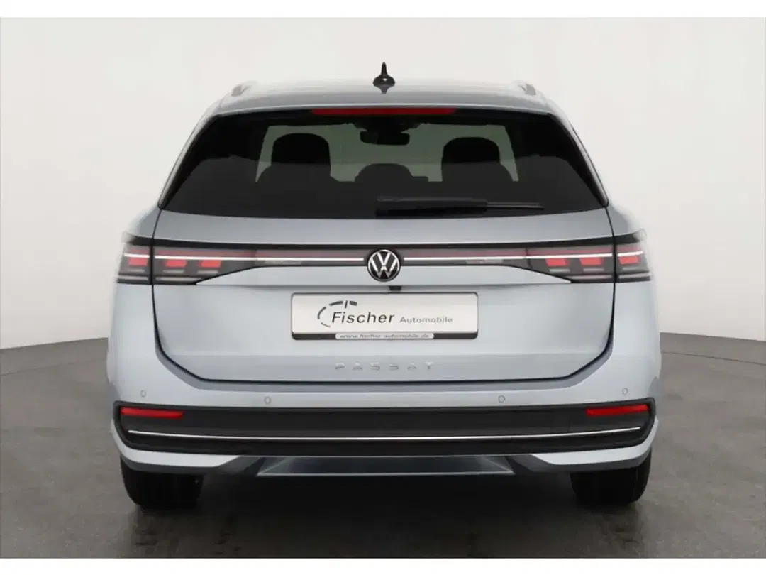 Volkswagen Passat - Thumbnail 5
