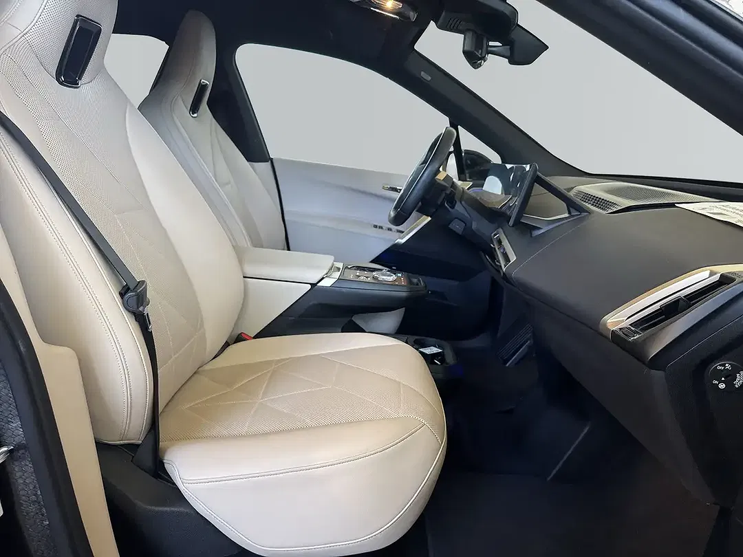 BMW iX - Thumbnail 11