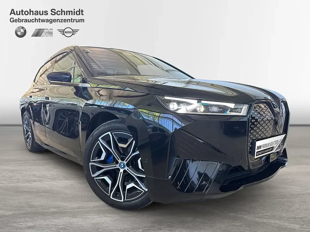 BMW iX - Thumbnail 6