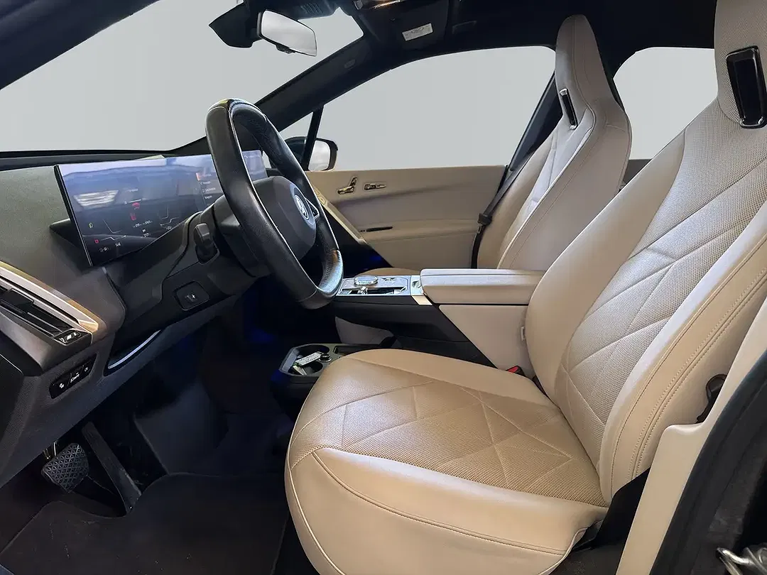 BMW iX - Thumbnail 8