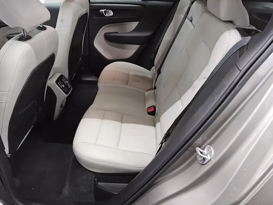 Volvo XC40 - Thumbnail 7