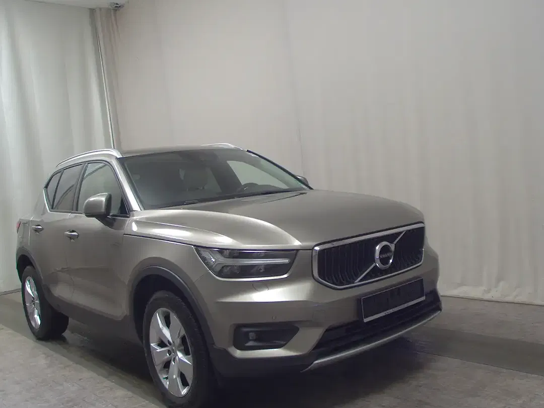 Volvo XC40 T3 Momentum - foto 2
