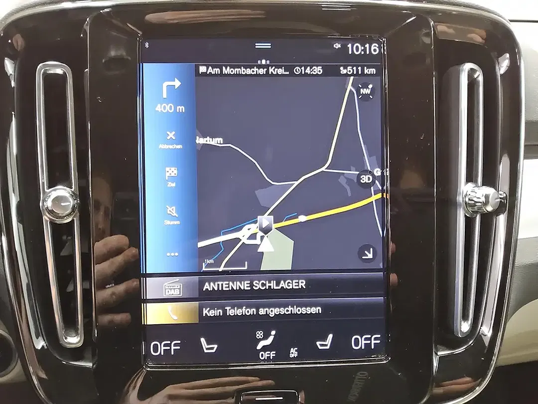 Volvo XC40 - Thumbnail 4