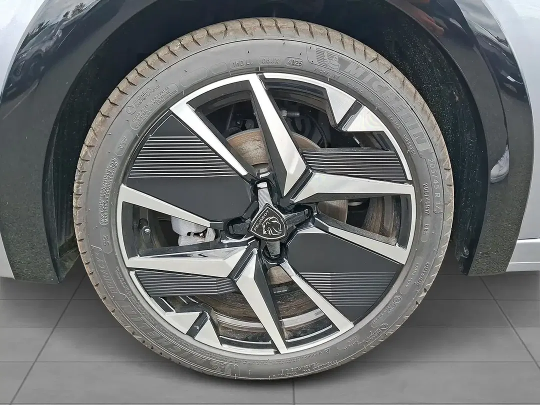 Peugeot 208 - Thumbnail 6