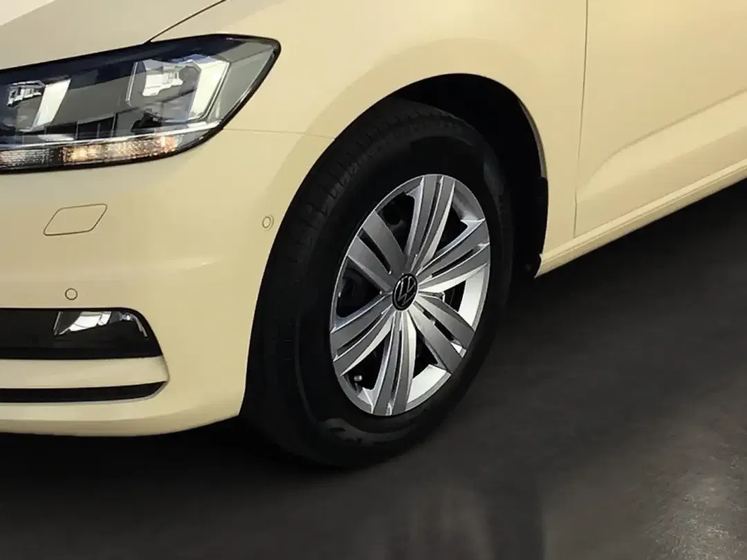 Volkswagen Touran - Thumbnail 6