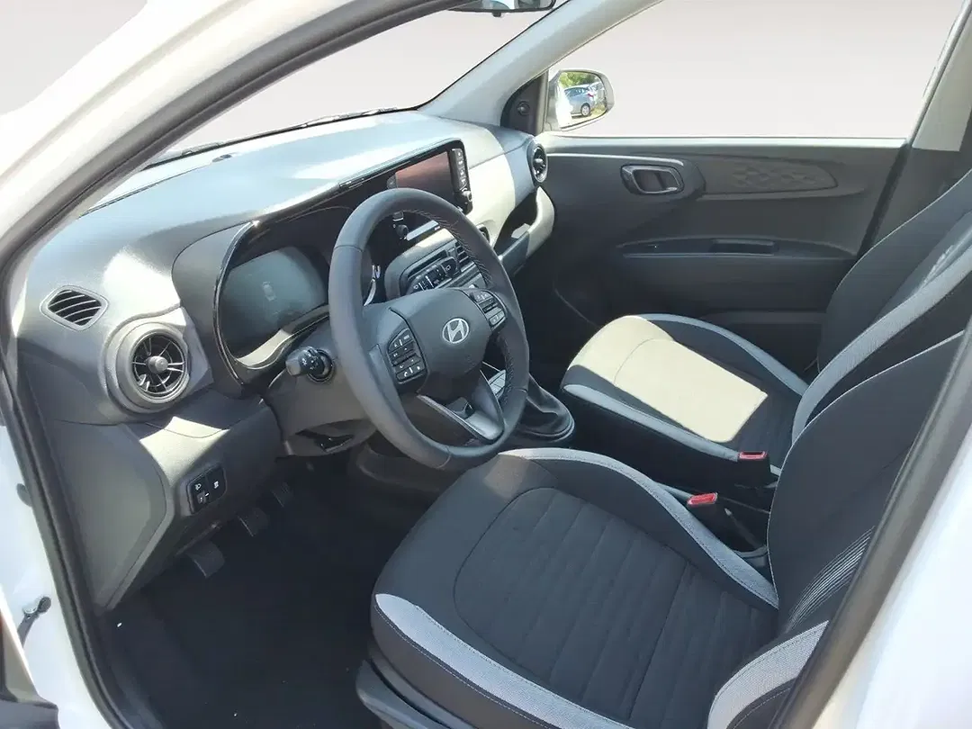 Hyundai i10 - Thumbnail 9