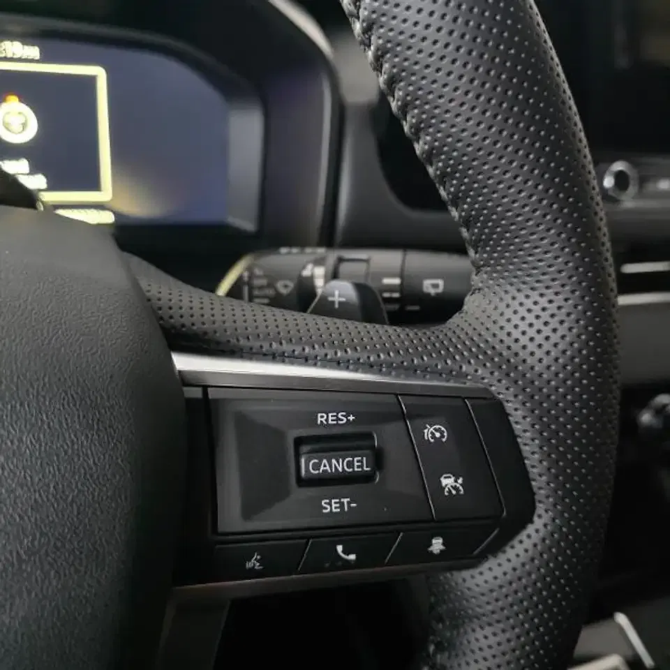 Mitsubishi Outlander - Thumbnail 10
