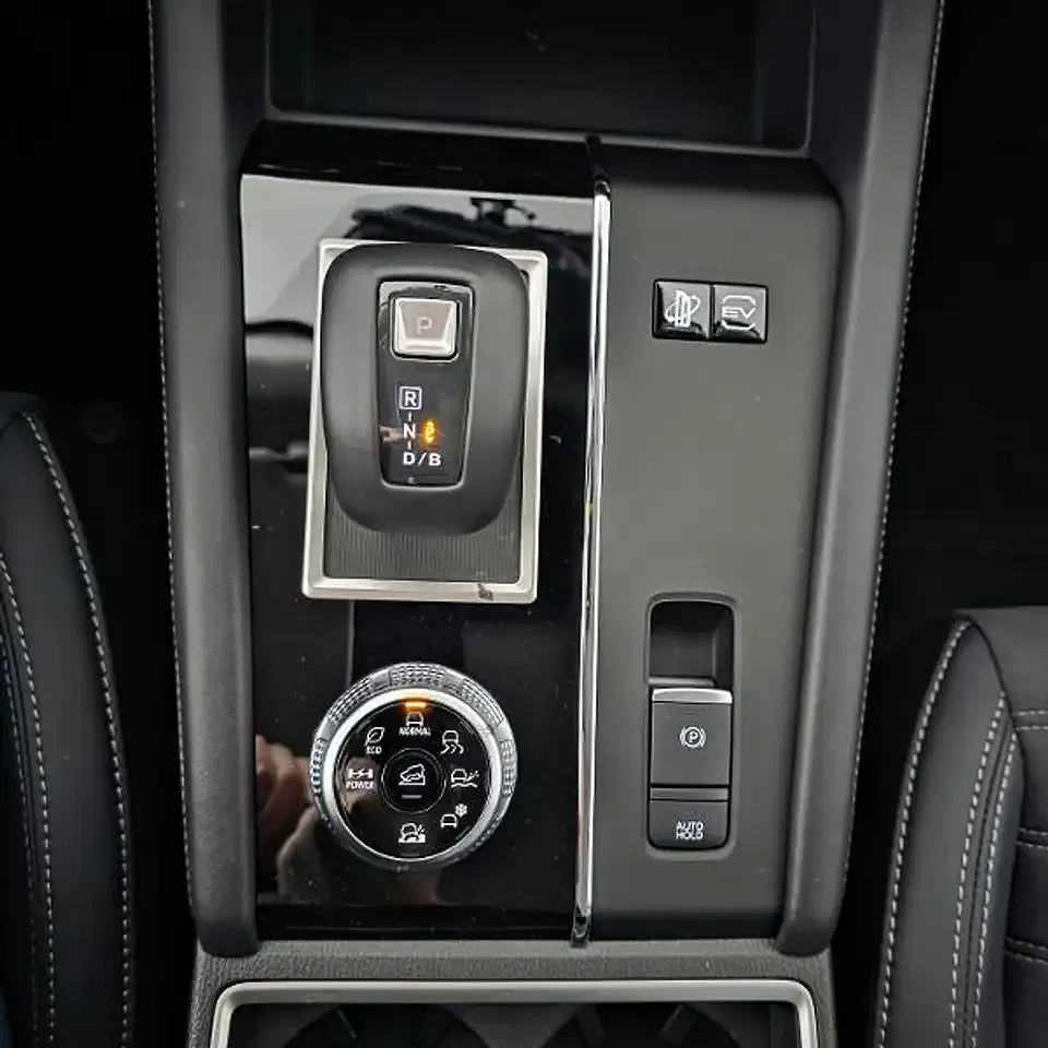 Mitsubishi Outlander - Thumbnail 11