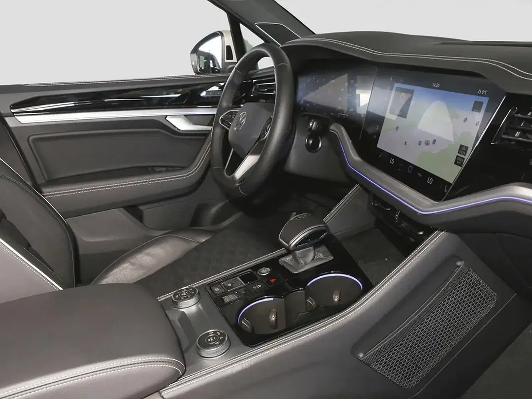 Volkswagen Touareg - Thumbnail 11