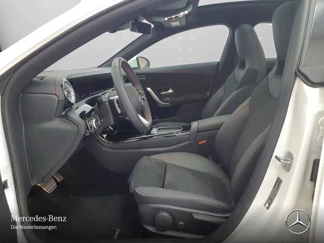 Mercedes-Benz CLA 200 - Thumbnail 10