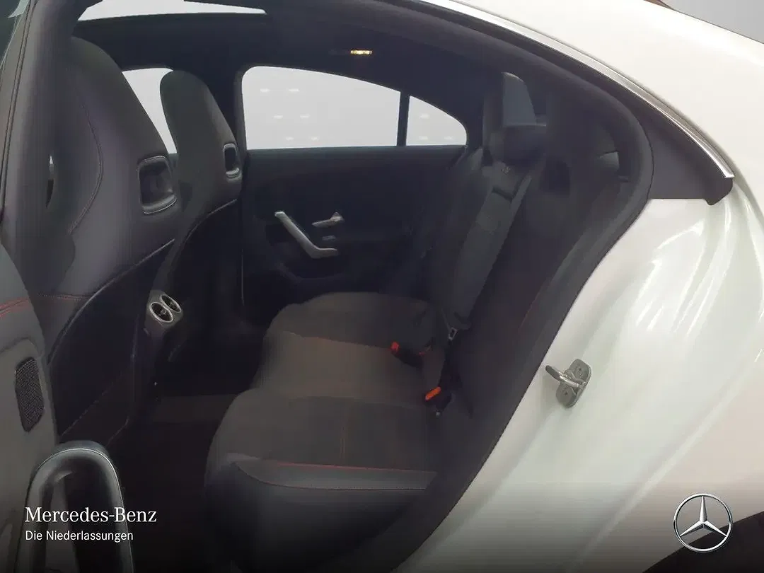 Mercedes-Benz CLA 200 - Thumbnail 11