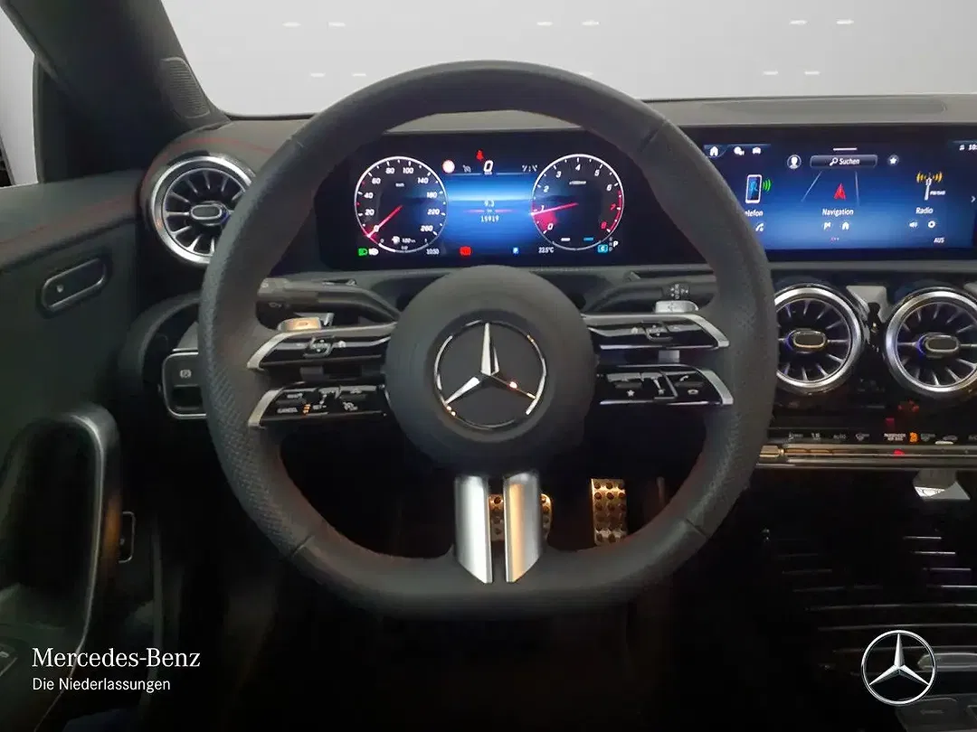 Mercedes-Benz CLA 200 - Thumbnail 13