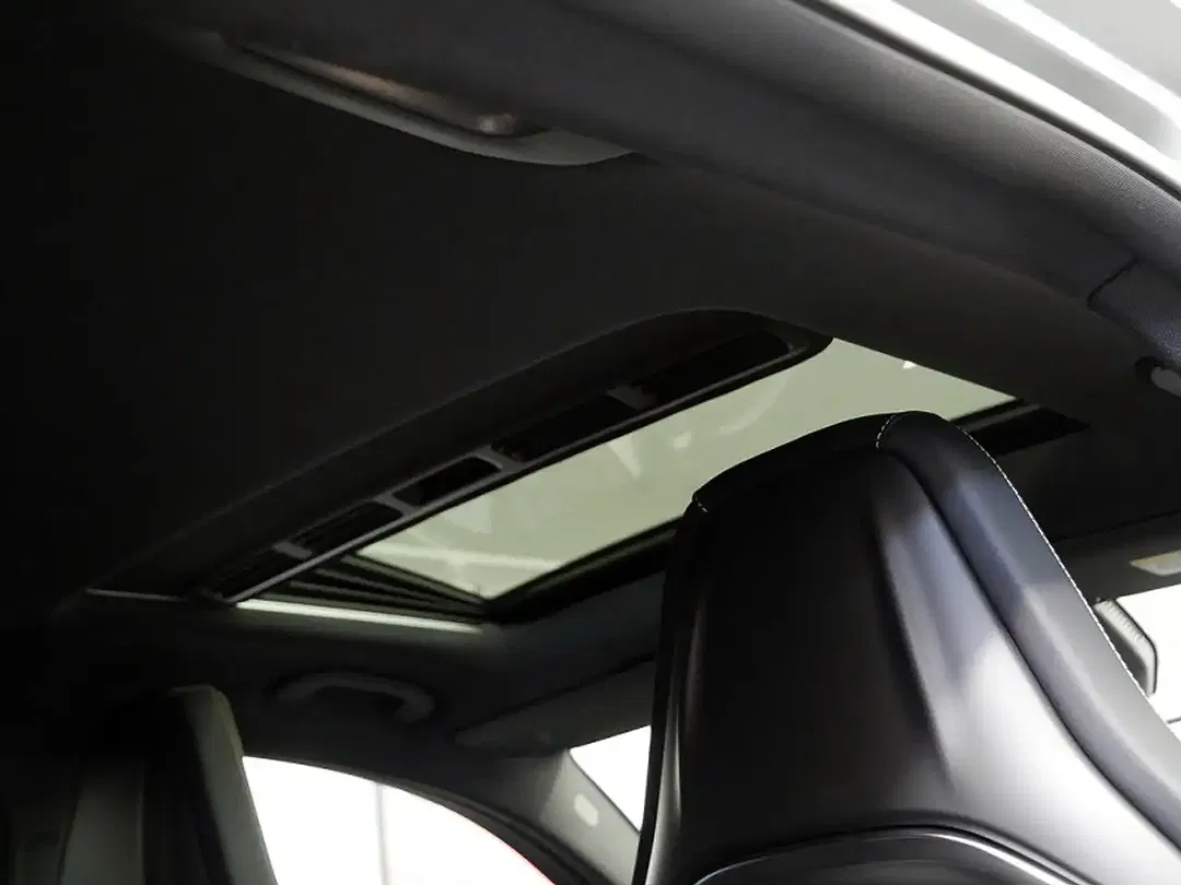 Mercedes-Benz GLC 63 AMG - Thumbnail 11