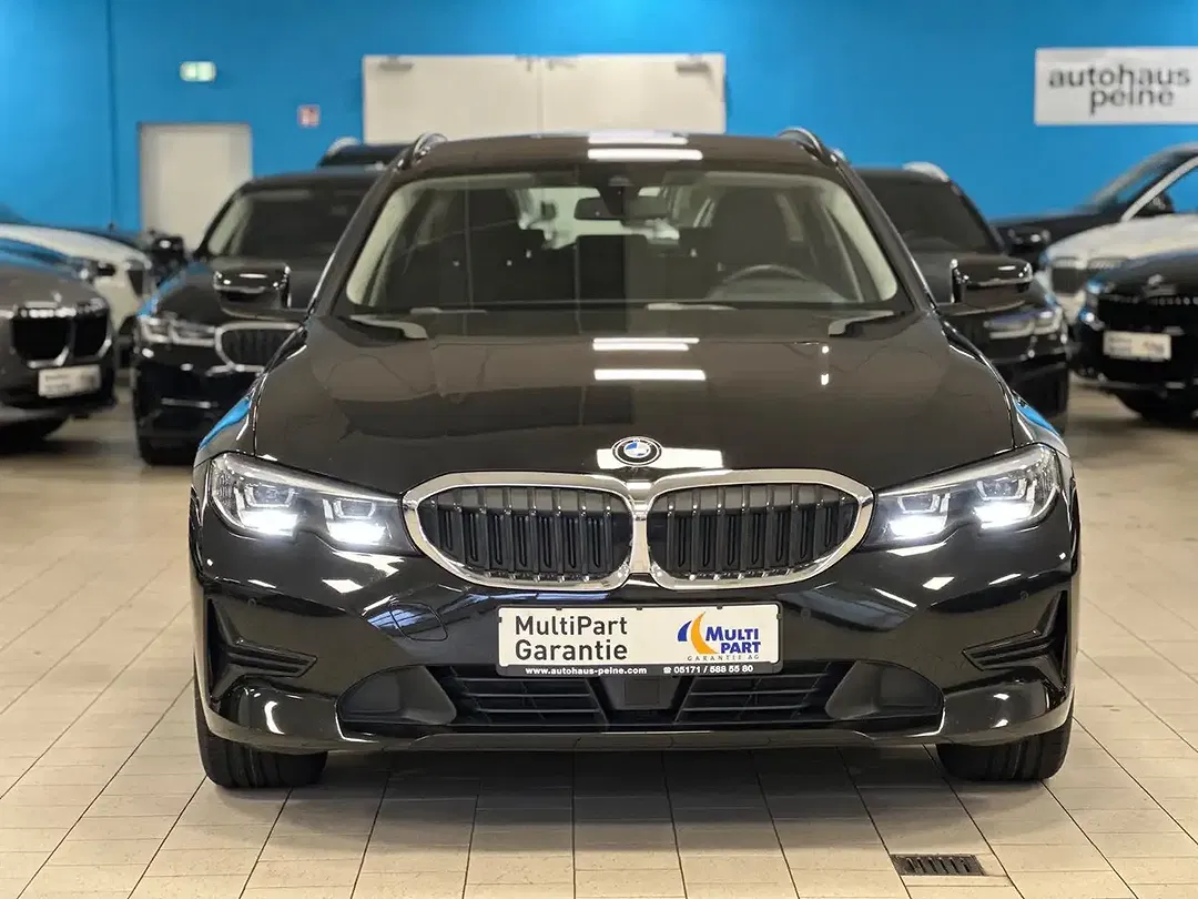 BMW 320 - Thumbnail 5
