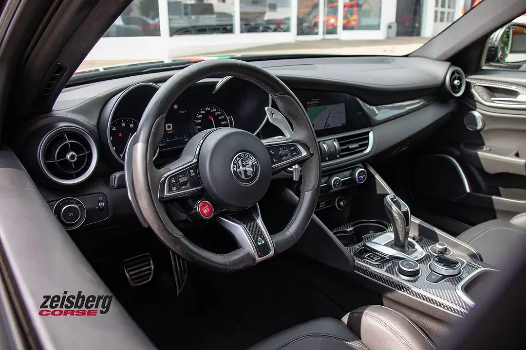 Alfa Romeo Giulia - Thumbnail 11