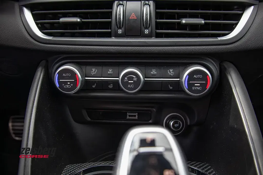 Alfa Romeo Giulia - Thumbnail 14