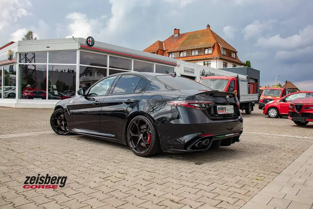 Alfa Romeo Giulia - Thumbnail 3