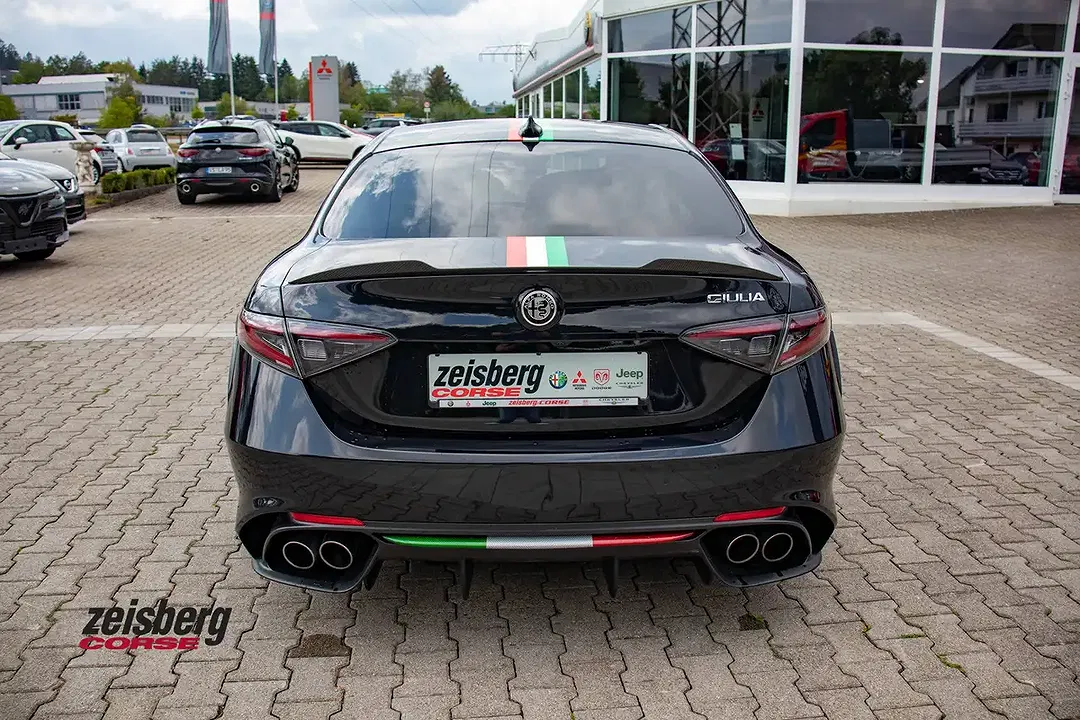 Alfa Romeo Giulia - Thumbnail 5