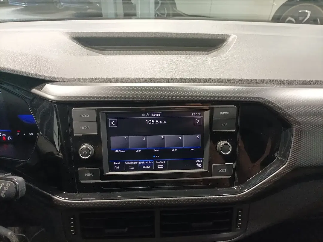 Volkswagen T-Cross - Thumbnail 11