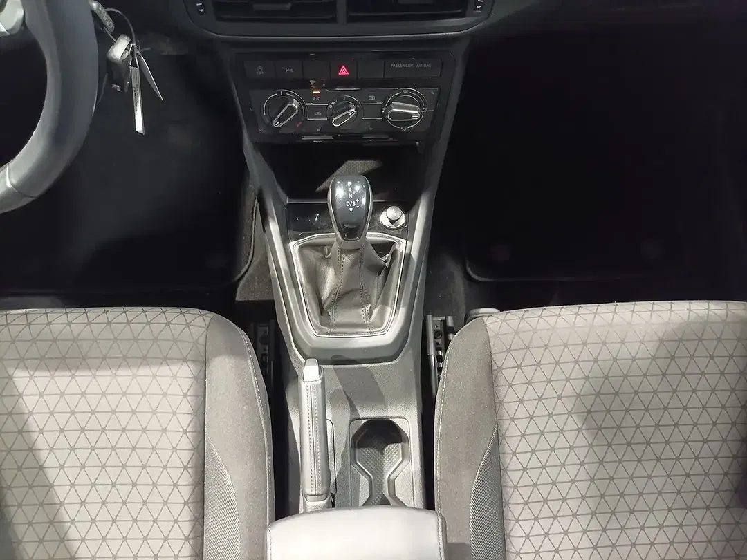Volkswagen T-Cross - Thumbnail 13