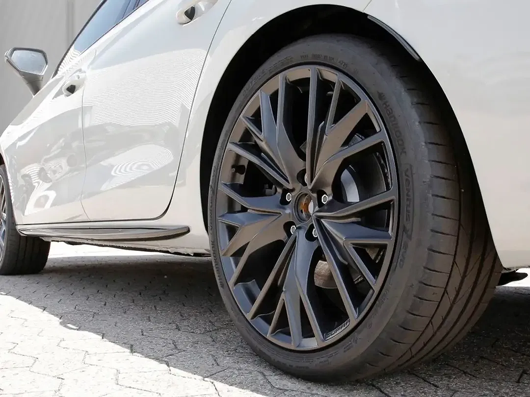 CUPRA Leon - Thumbnail 4