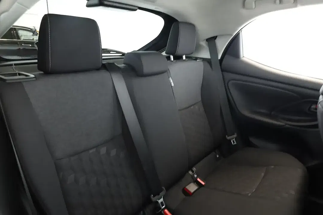 Toyota Yaris - Thumbnail 11