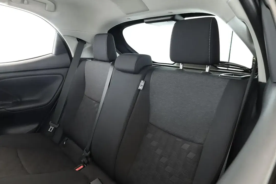 Toyota Yaris - Thumbnail 12