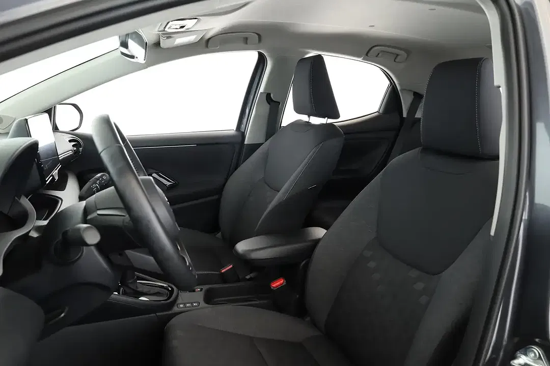 Toyota Yaris - Thumbnail 13