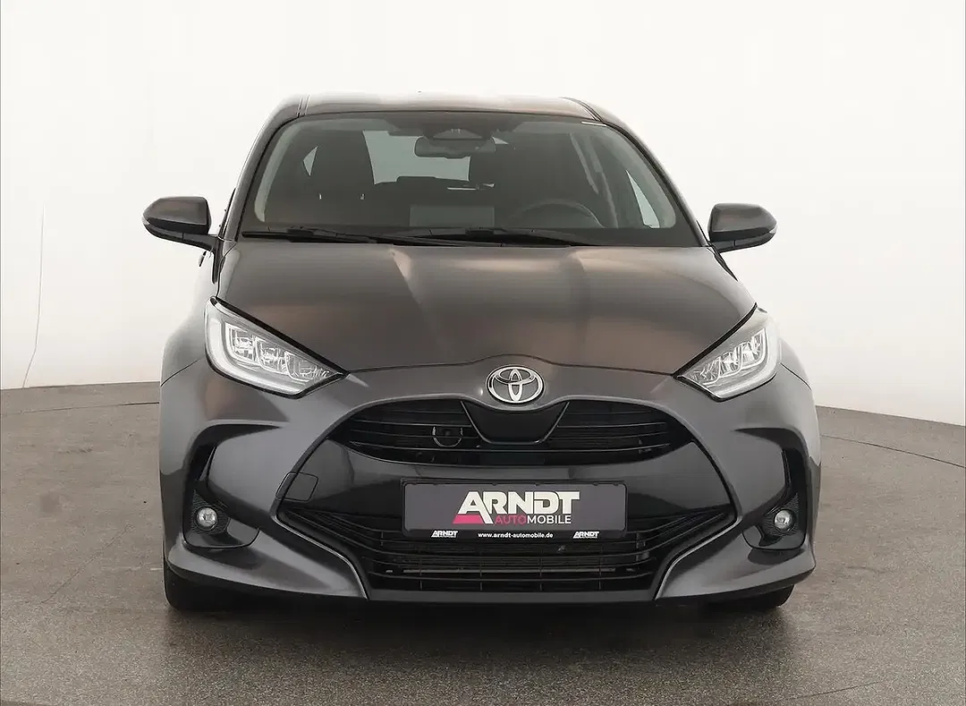 Toyota Yaris - Thumbnail 3