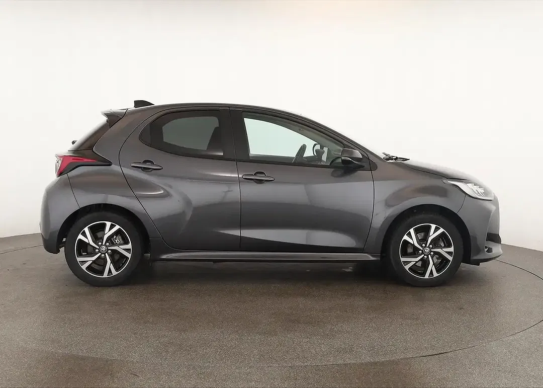 Toyota Yaris - Thumbnail 4