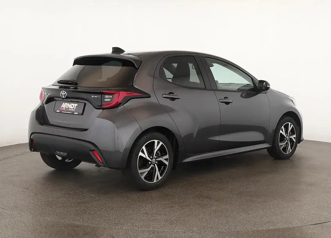 Toyota Yaris - Thumbnail 5
